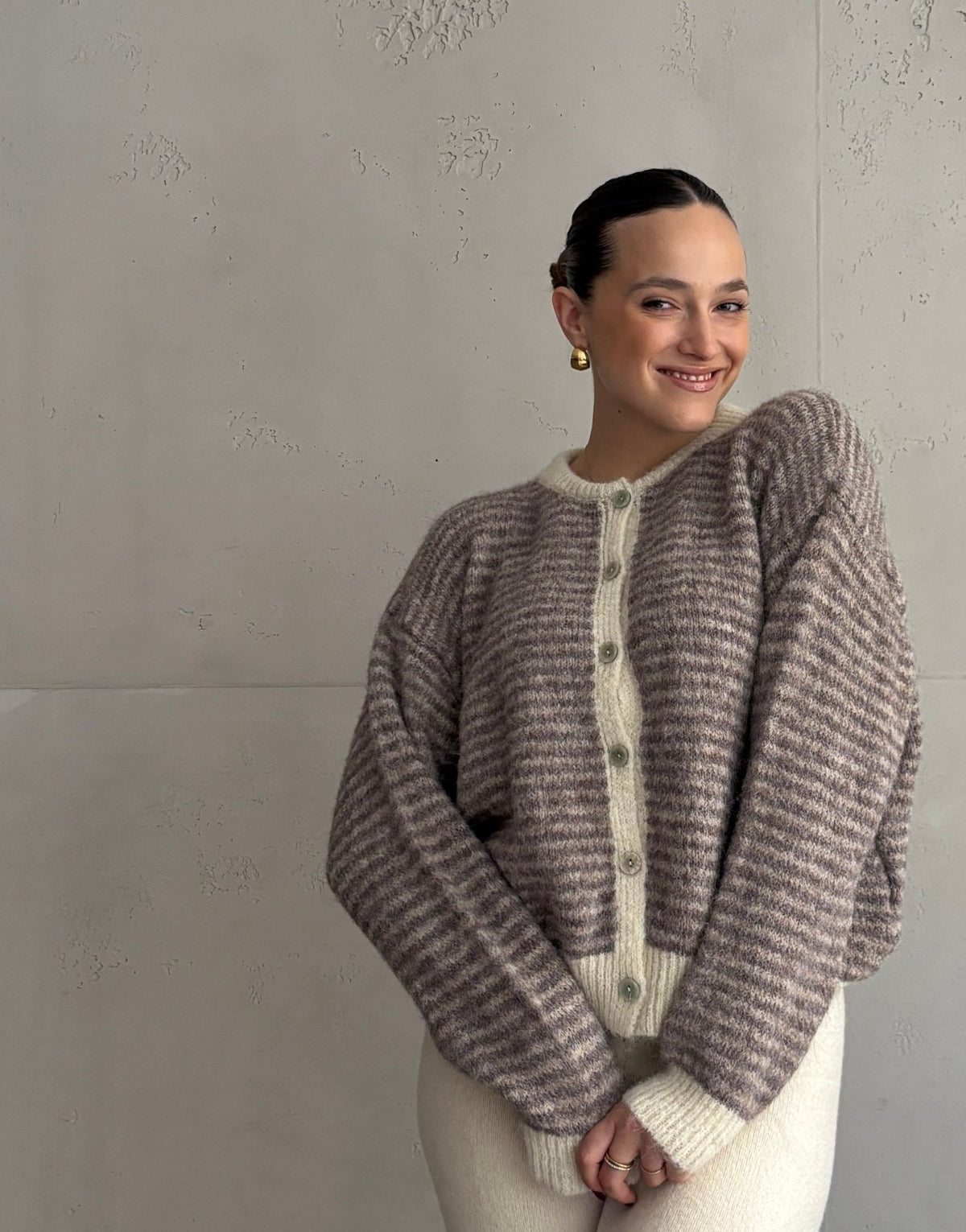 Feingestreifte Strickjacke mit Knöpfen - Switch - Fashion