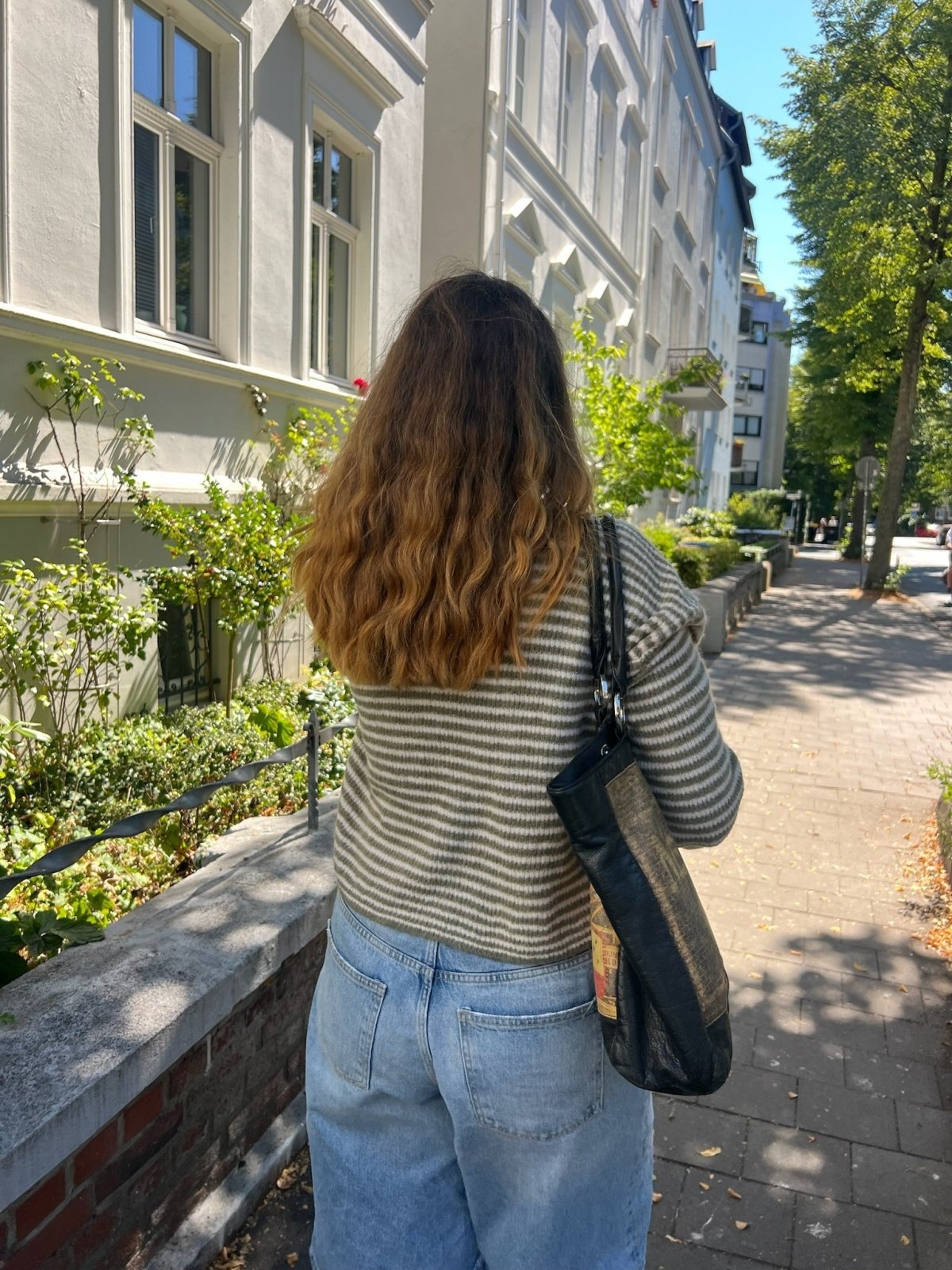 Gestreifte Strickjacke mit Reißverschluss & Stehkragen - Switch-Fashion