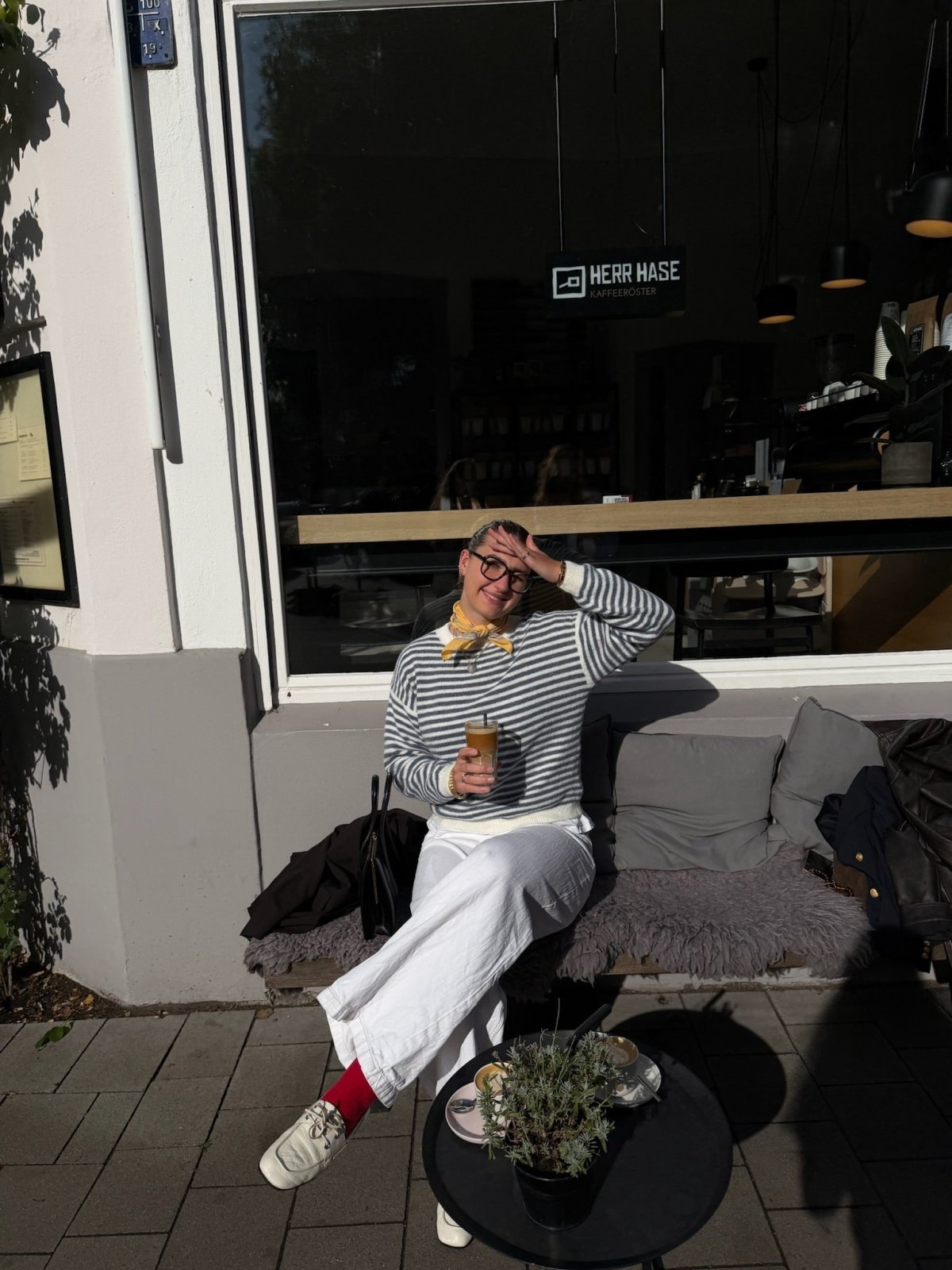 Gestreifter Pullover mit abgesetzter Naht - Switch-Fashion