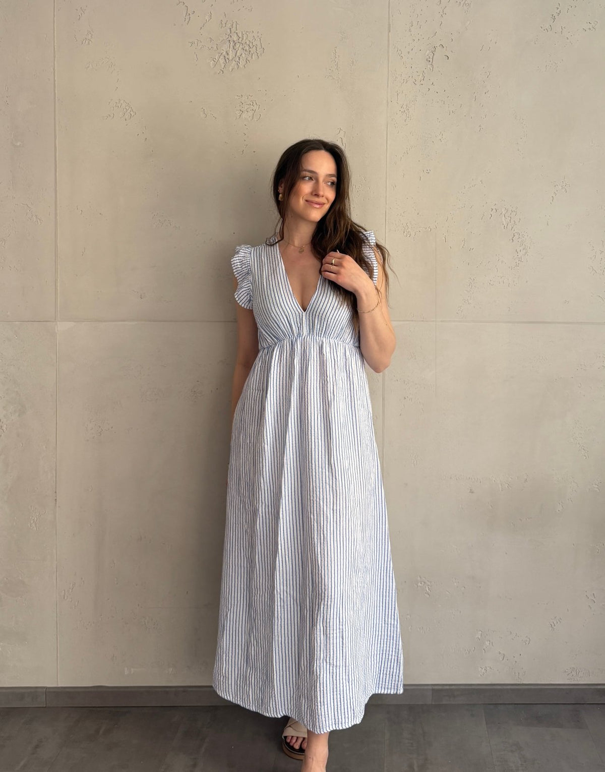 Gestreiftes Musselin Maxikleid mit Rückenausschnitt – Schmale Längsstreifen - Switch - Fashion
