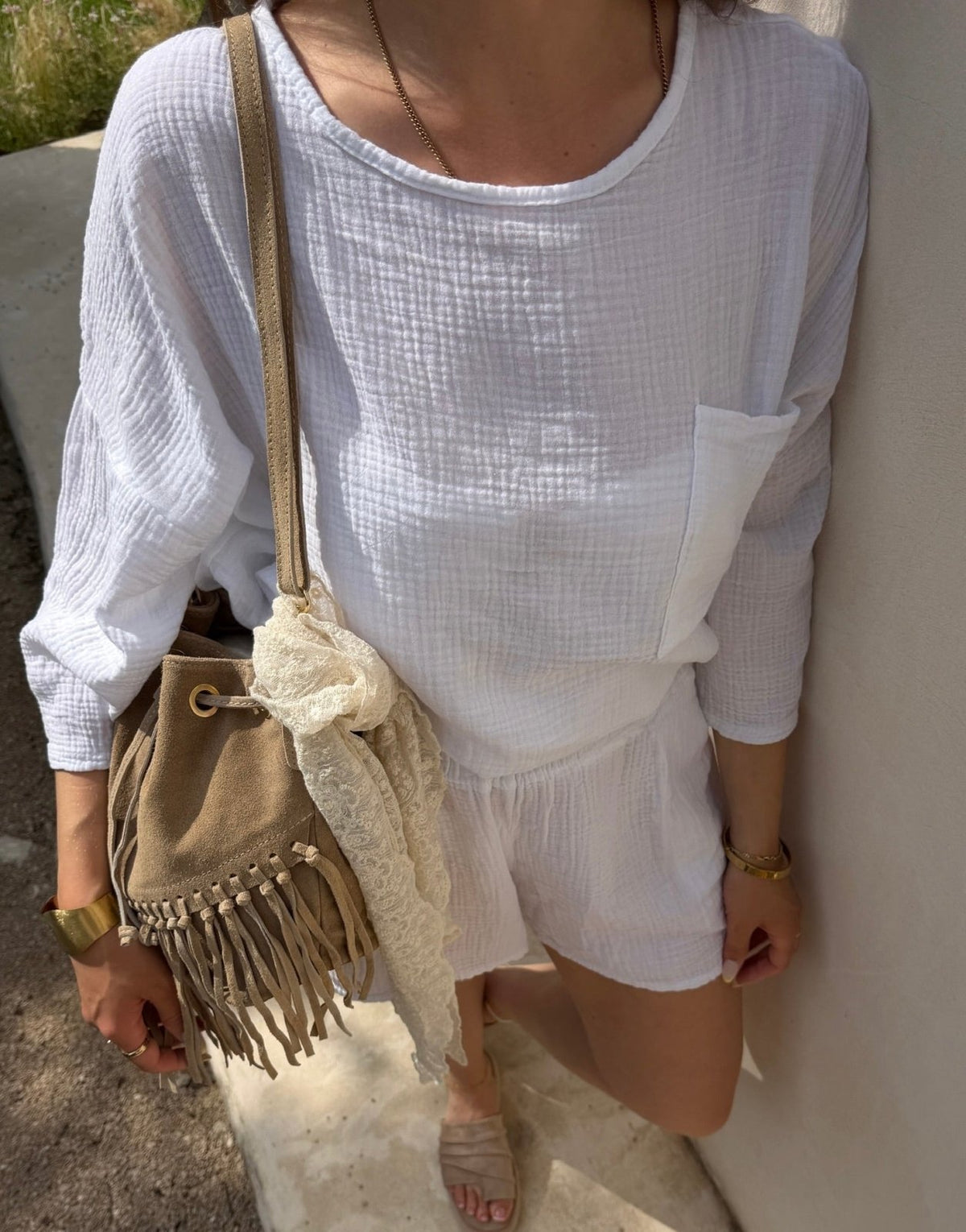 Suede Bucket Bag mit Fransen – 100% Leder, Dunkelbeige - Switch-Fashion
