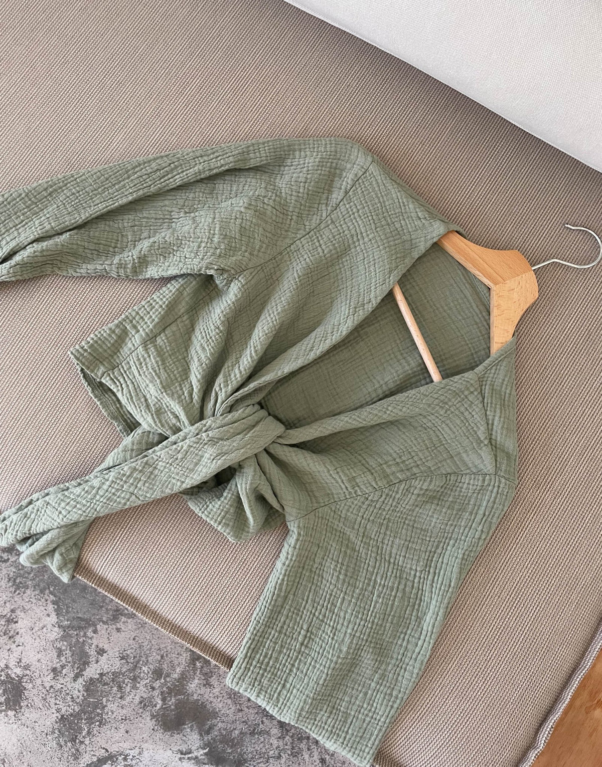 Warum wir den Stoff Musselin so lieben: Alles über unsere Musselinblusen, Musselinhosen und Musselinsets erfährst du hier! - Switch-Fashion