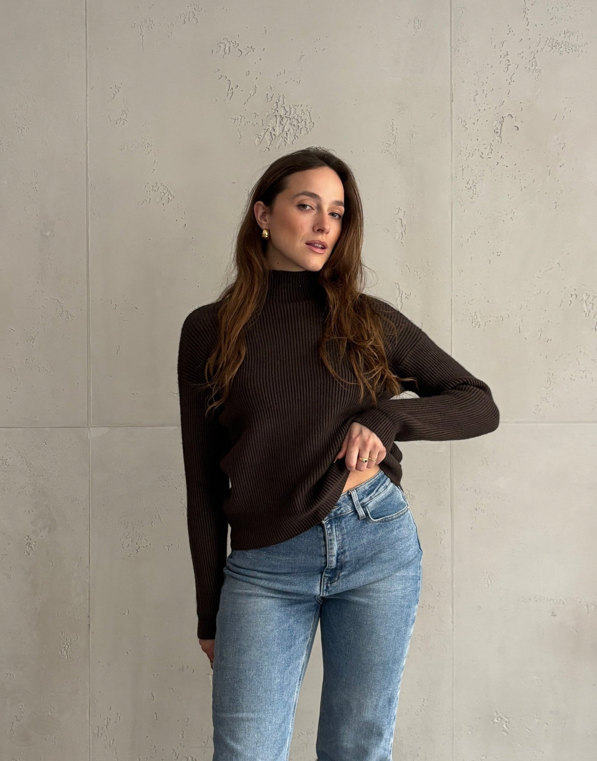 Gerippter Pullover mit Stehkragen