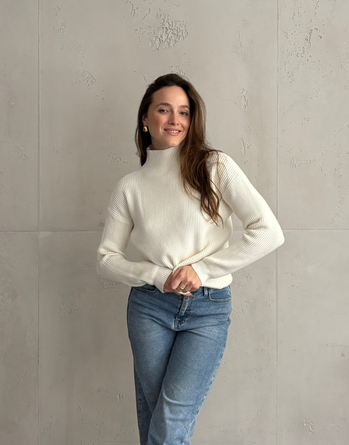 Gerippter Pullover mit Stehkragen