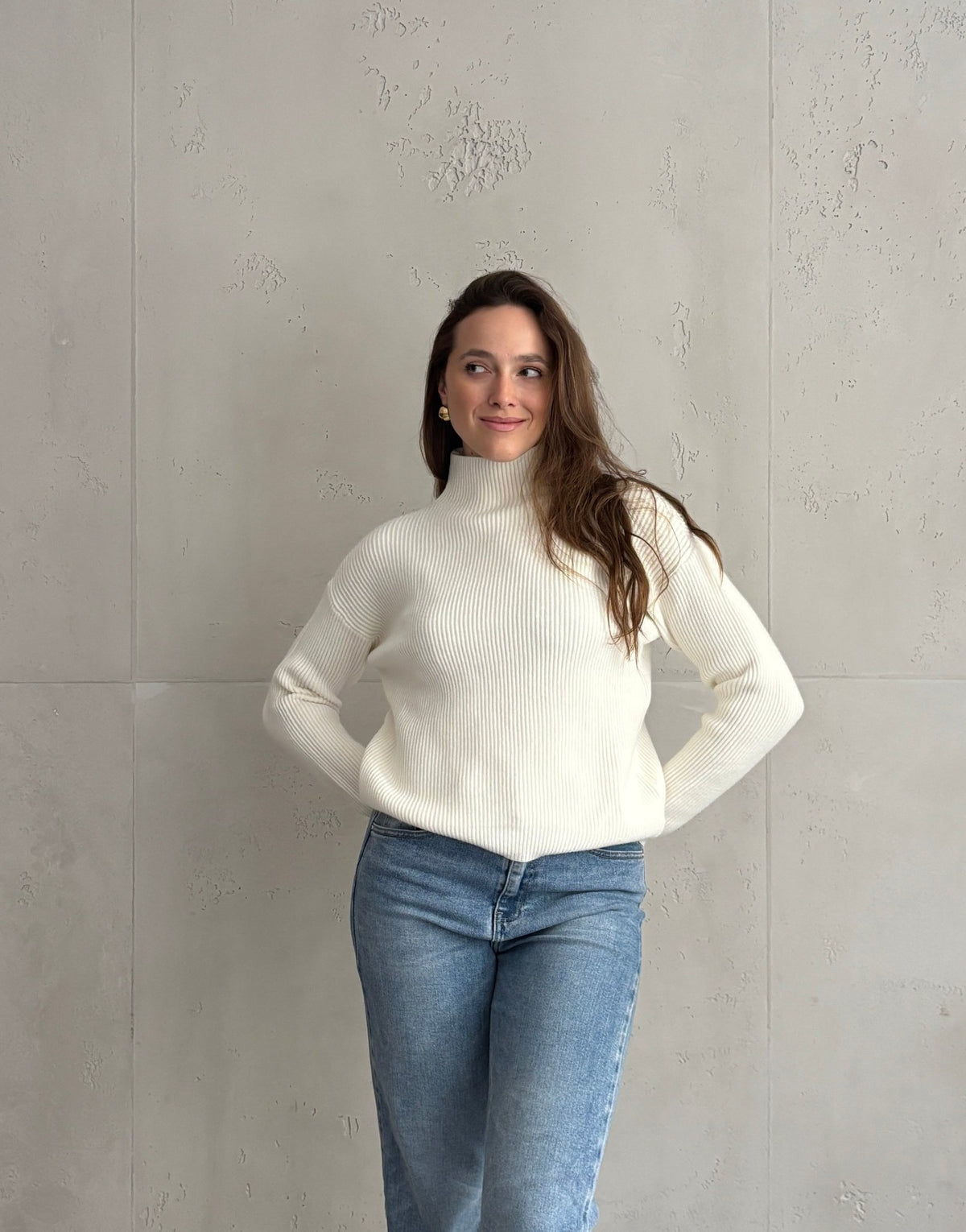 Gerippter Pullover mit Stehkragen
