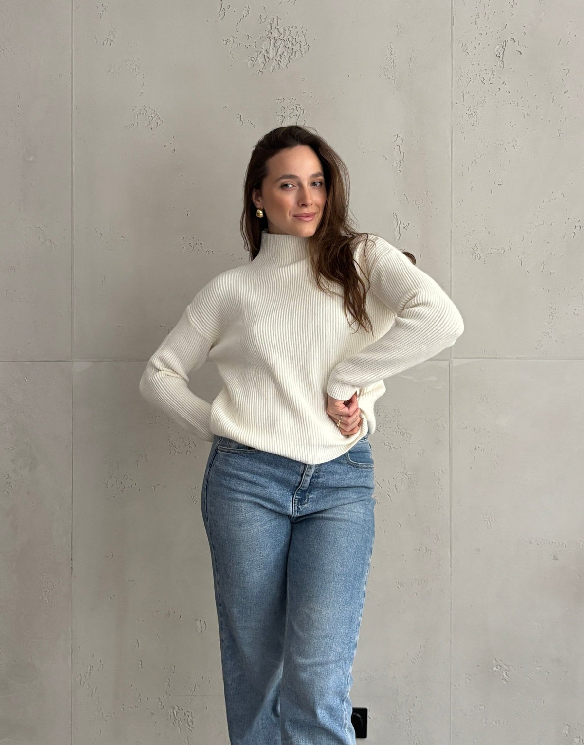 Gerippter Pullover mit Stehkragen