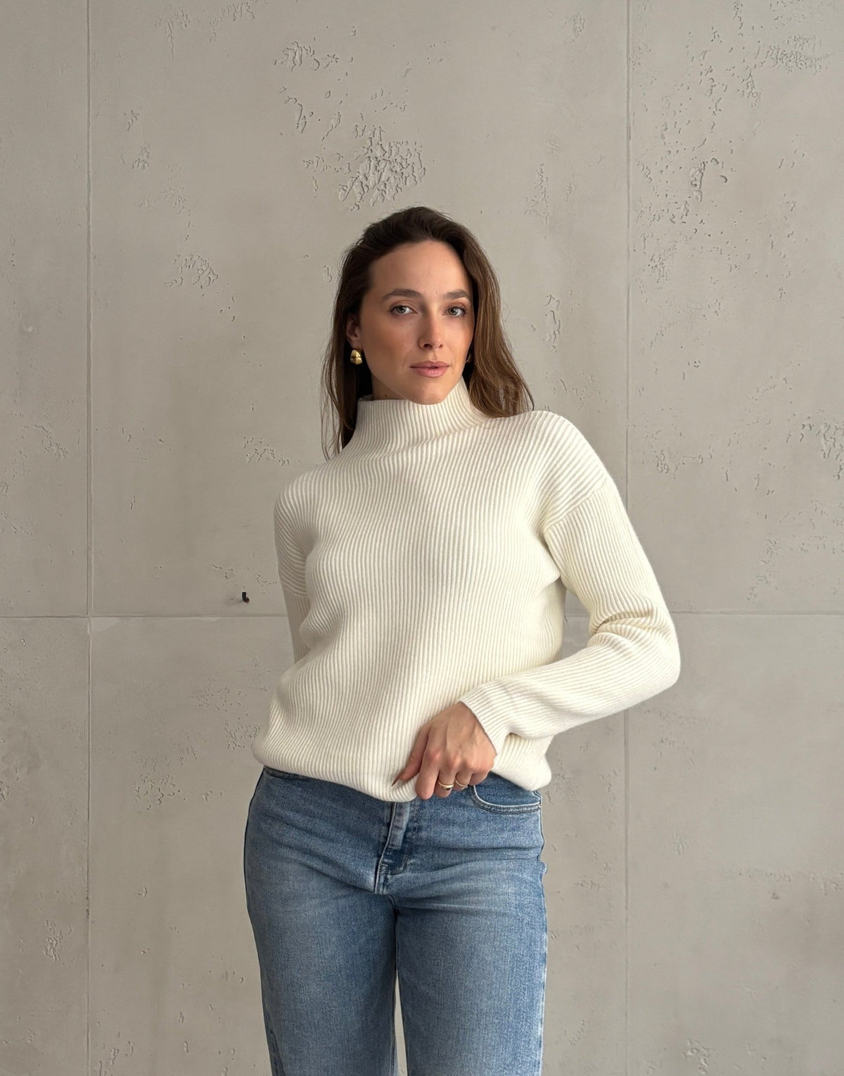 Gerippter Pullover mit Stehkragen