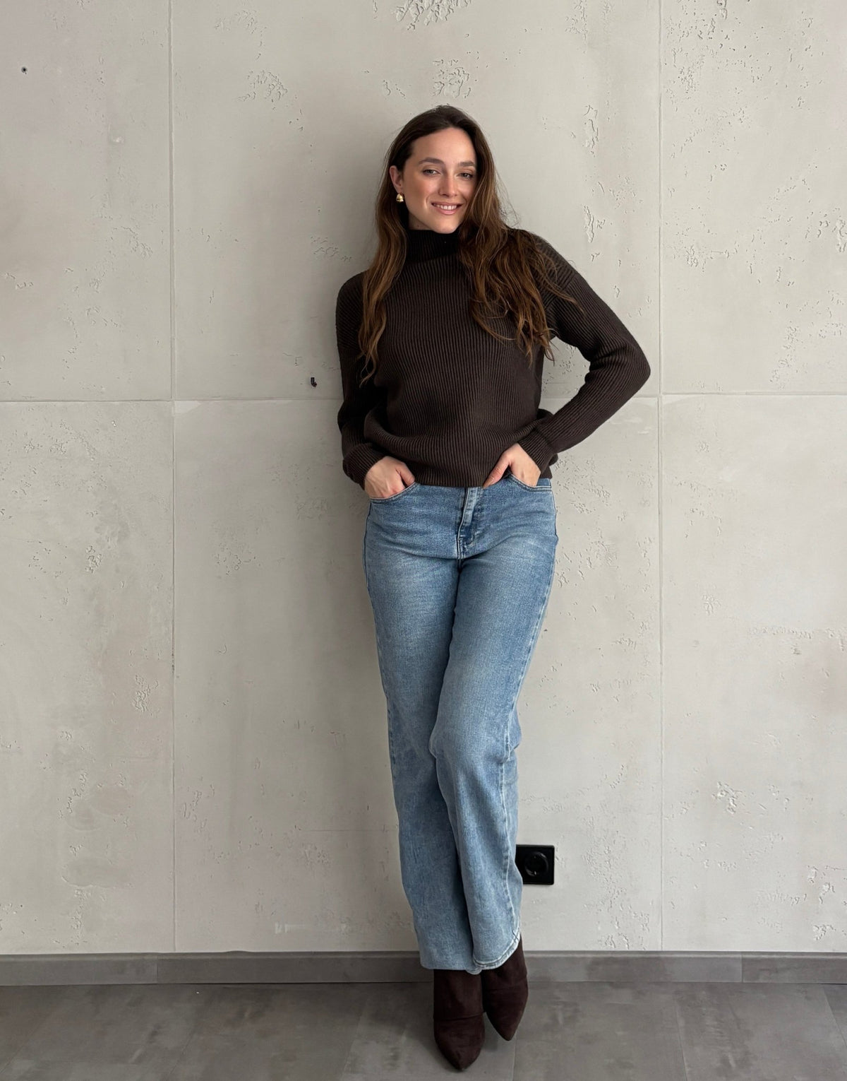 Gerippter Pullover mit Stehkragen