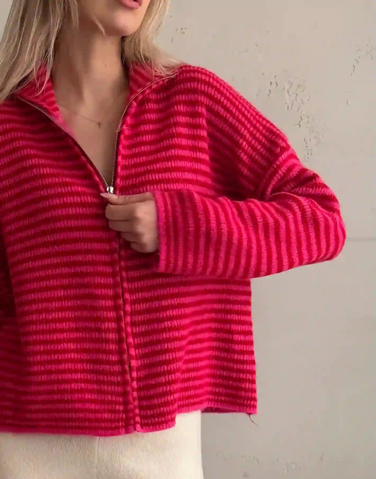 Gestreifte Strickjacke mit Reißverschluss & Stehkragen - Switch - Fashion