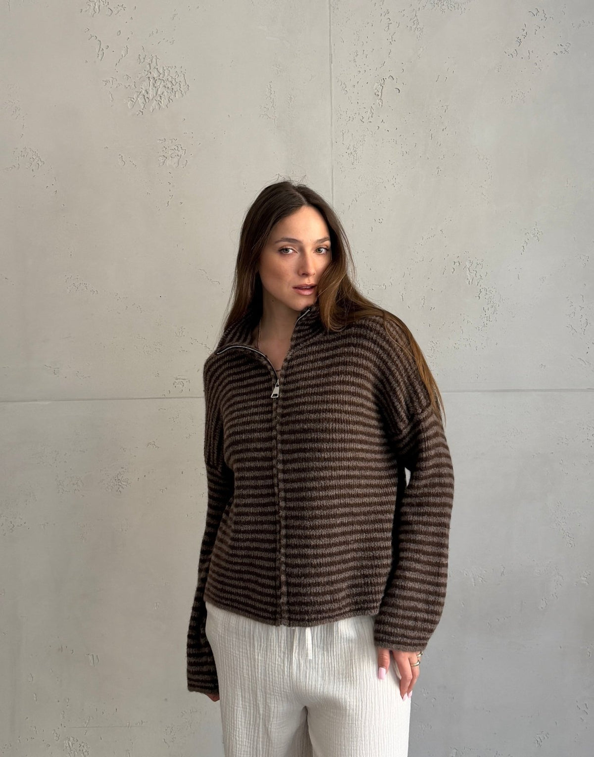 Gestreifte Strickjacke mit Reißverschluss & Stehkragen - Switch - Fashion