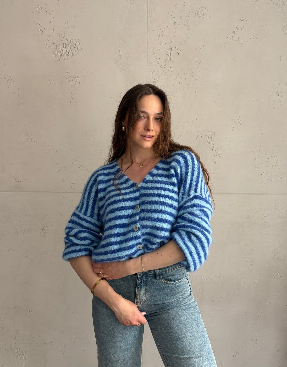 Gestreifte Strickjacke mit V - Ausschnitt - Switch - Fashion