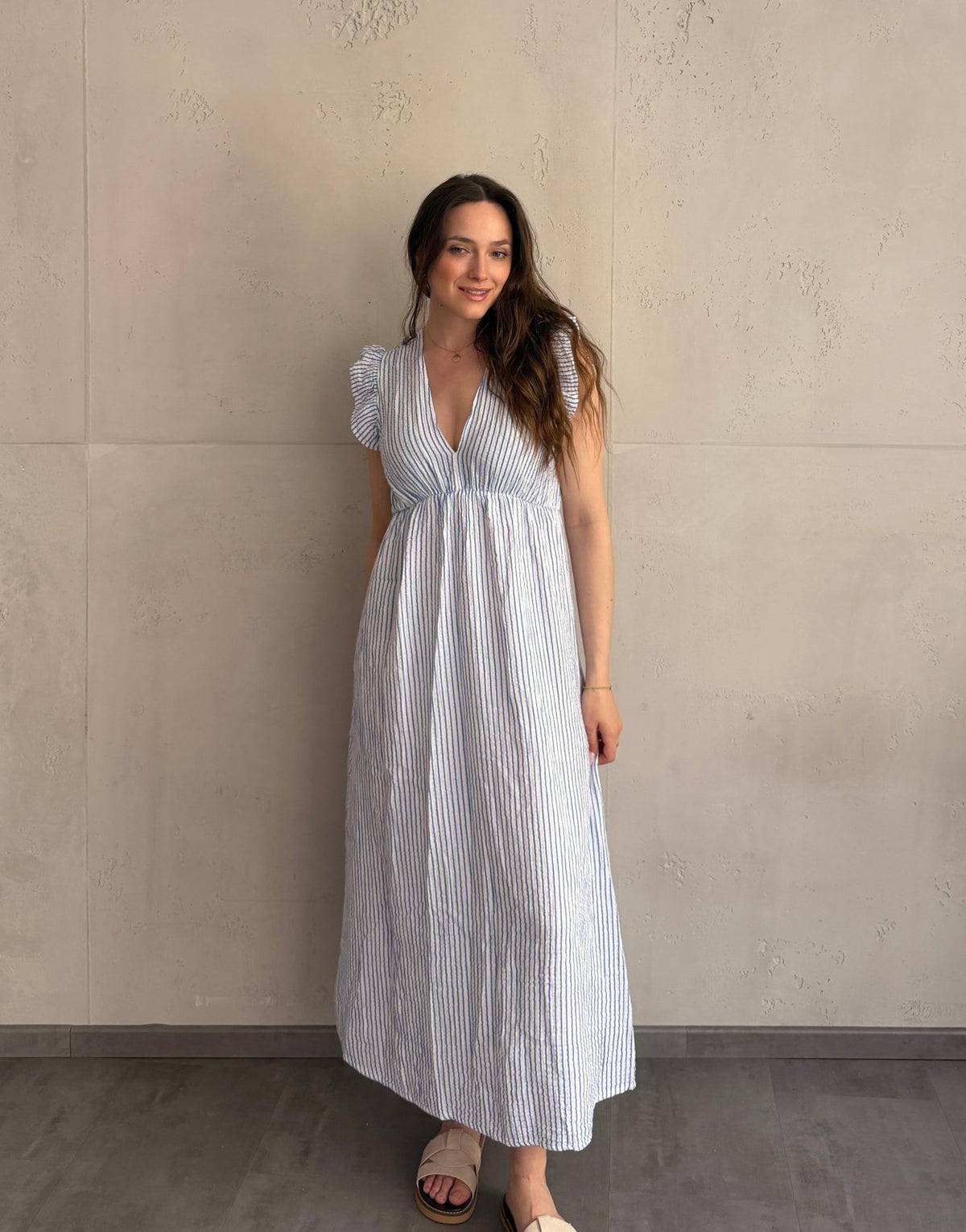 Gestreiftes Musselin Maxikleid mit Rückenausschnitt – Schmale Längsstreifen - Switch - Fashion