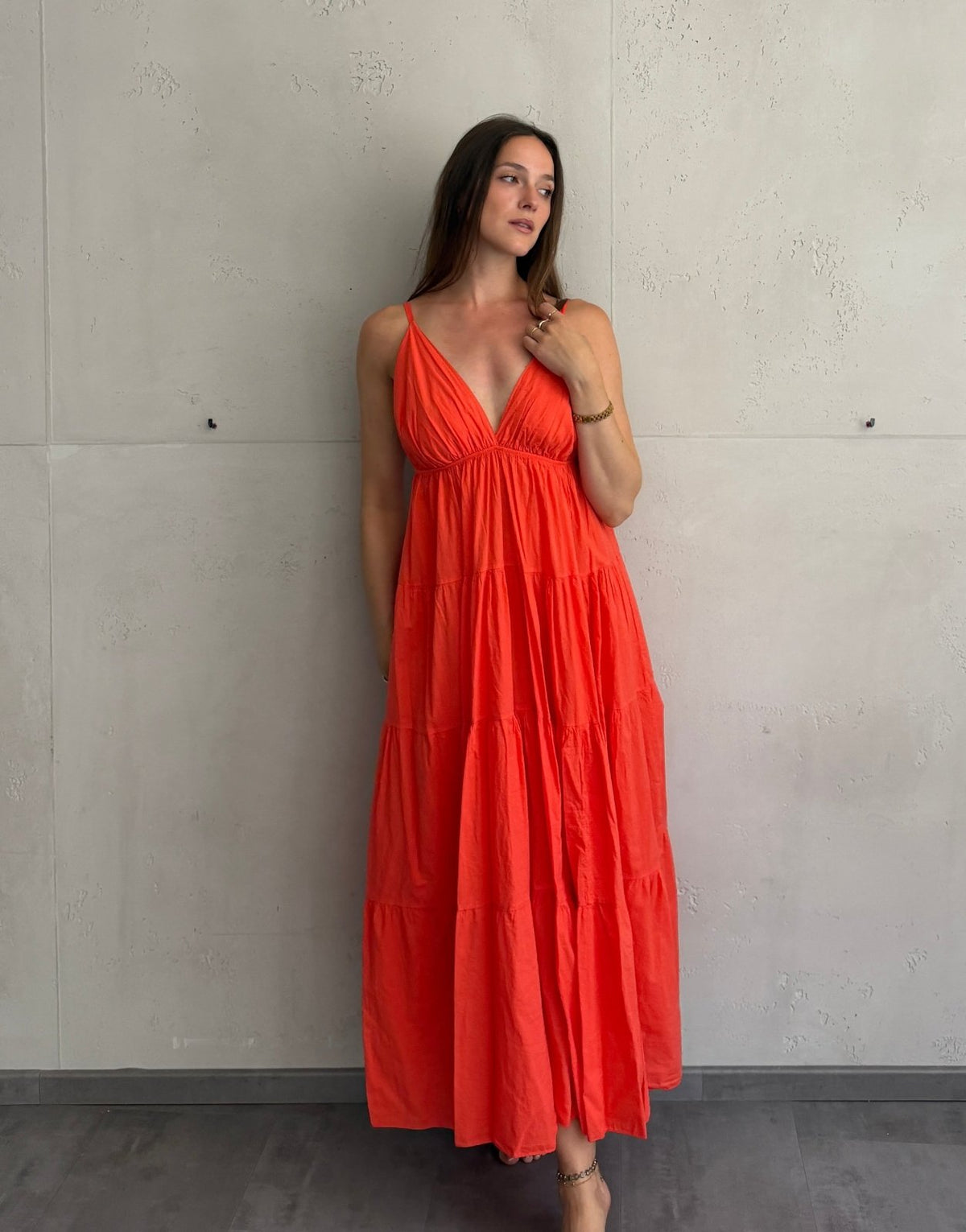 Gestuftes Maxi Kleid mit Spaghettiträgern – 100% Baumwolle - Switch-Fashion
