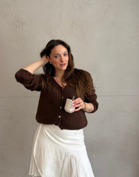 Kurze Strickjacke mit Mohair-Anteil und V-Ausschnitt