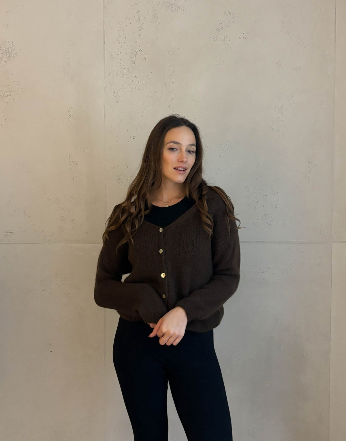 Kurze Mohair Strickjacke - Detail Knopf