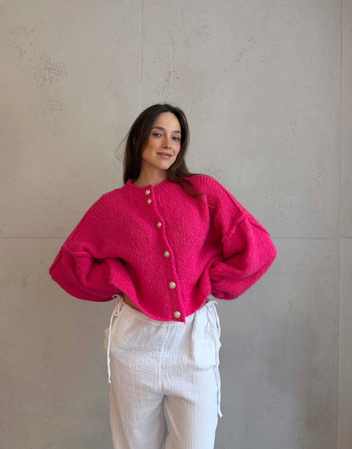 Kurze Strickjacke mit goldenen Knöpfen - Switch - Fashion