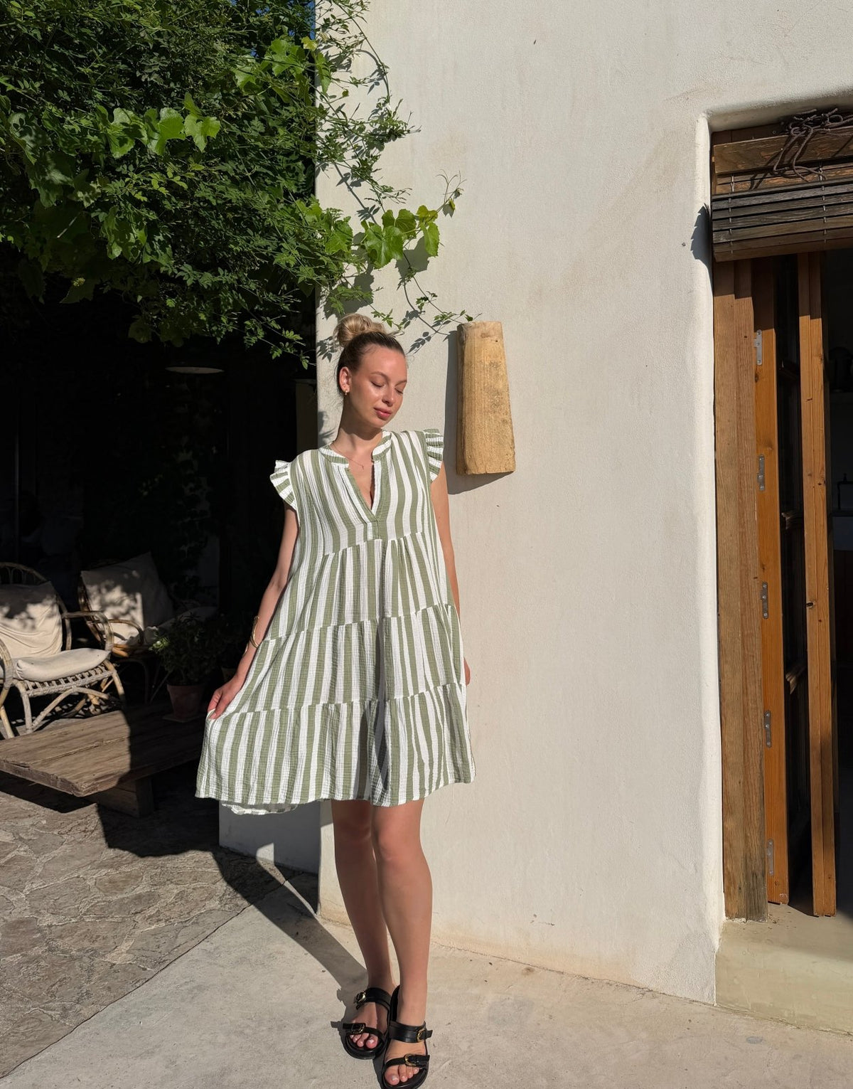Musselin Minikleid mit Streifen & Rüschenärmel – 100% Baumwolle - Switch-Fashion