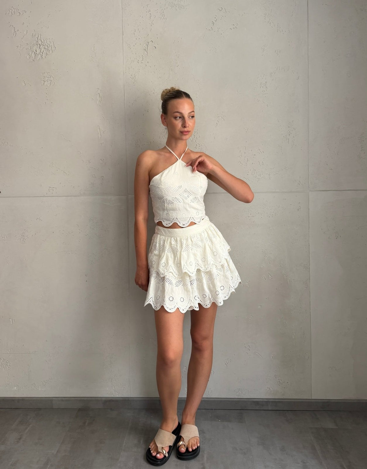 Neckholder Top mit Lochdesign in Offwhite - Switch-Fashion