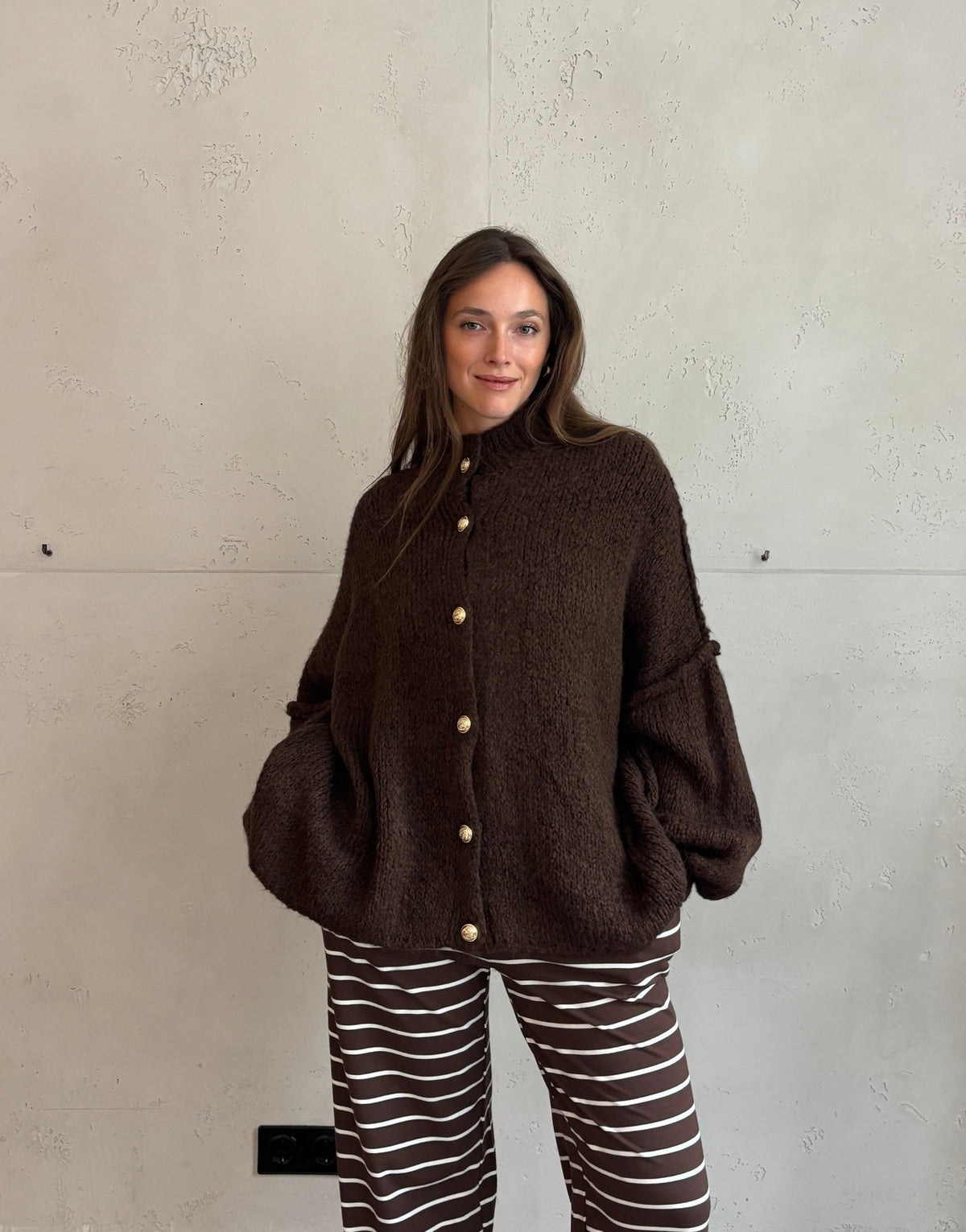 Oversize Strickjacke mit Knöpfen