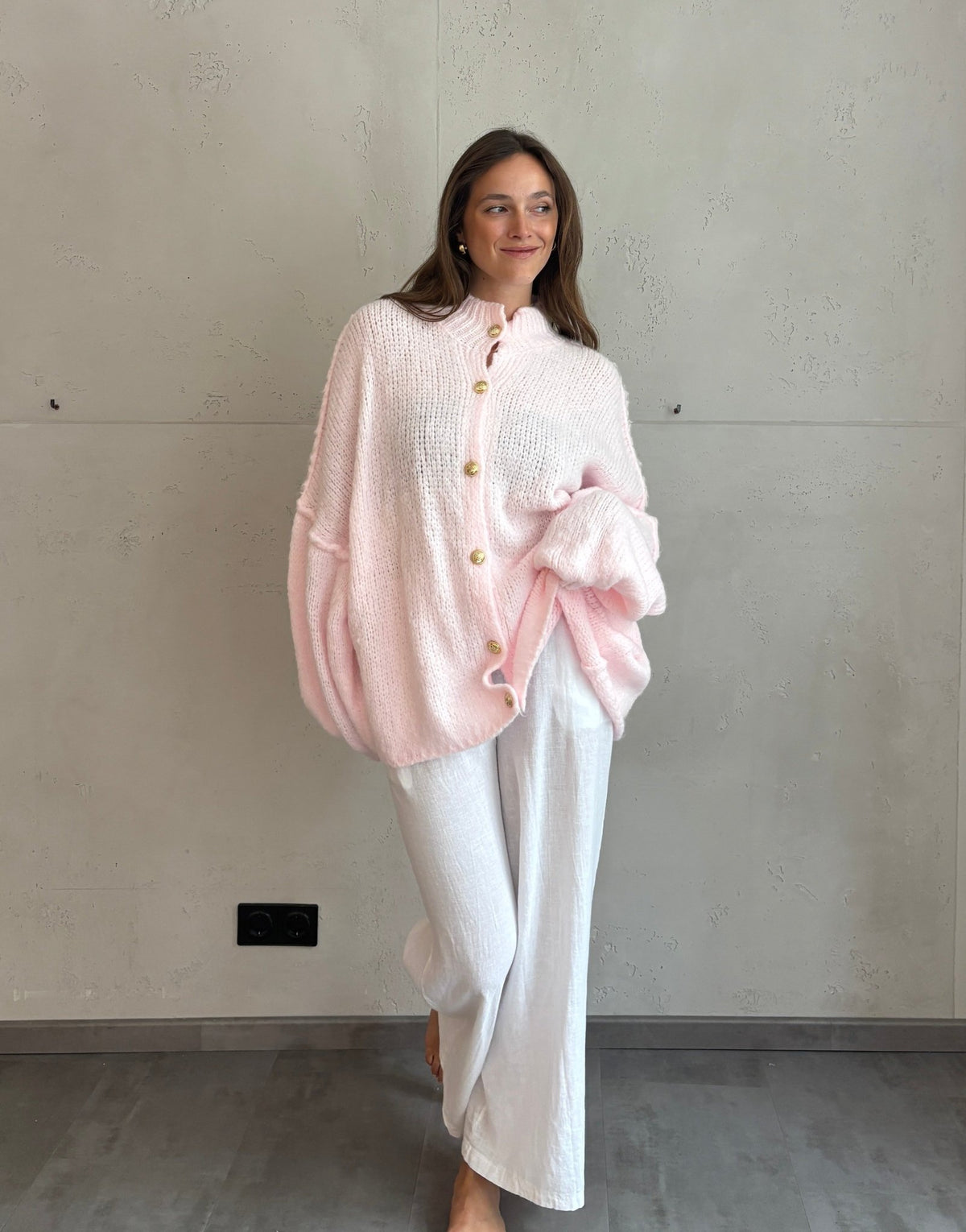 Oversize Strickjacke mit Knöpfen