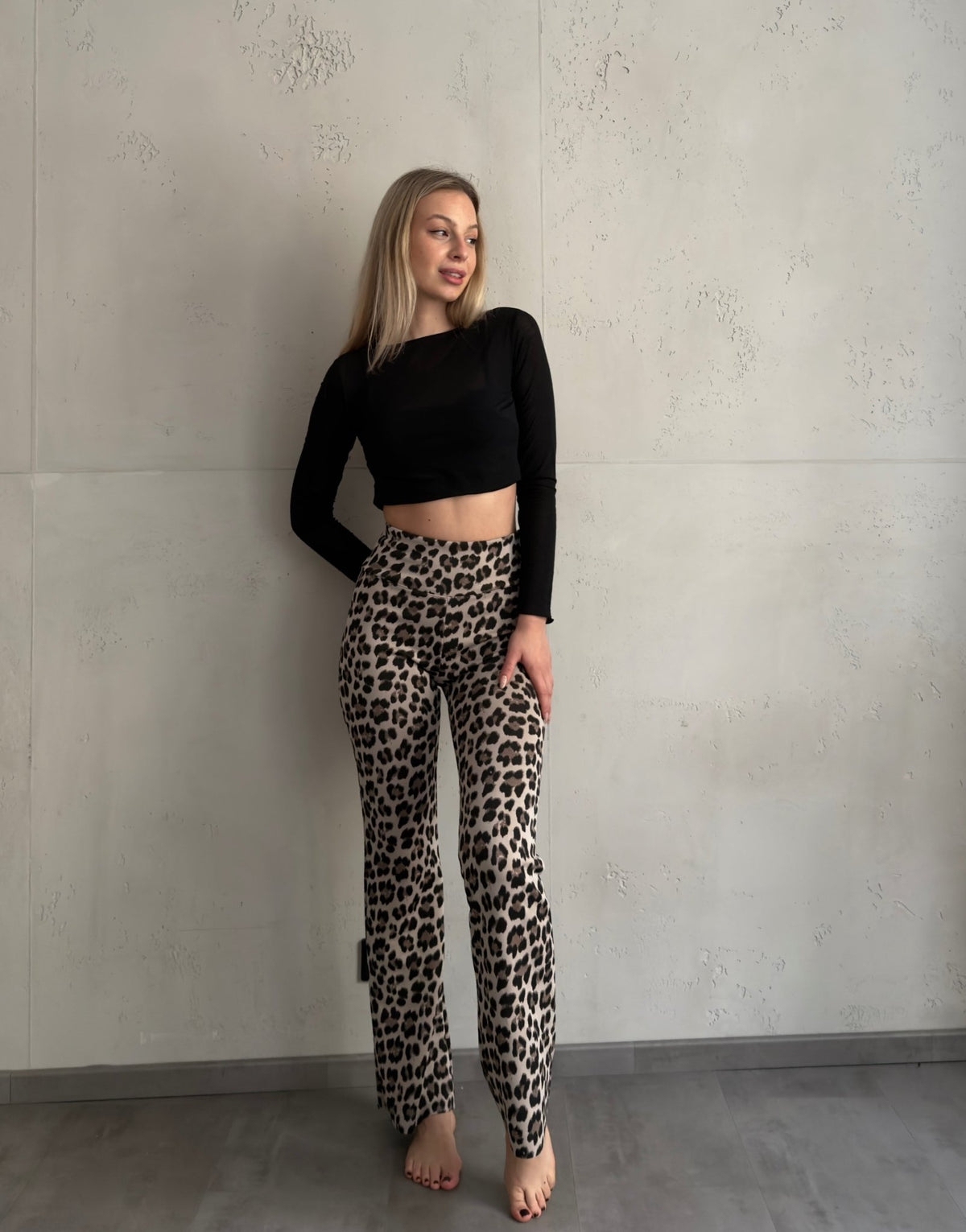 Pilates Leo Leggings mit ausgestelltem Bein - Switch - Fashion