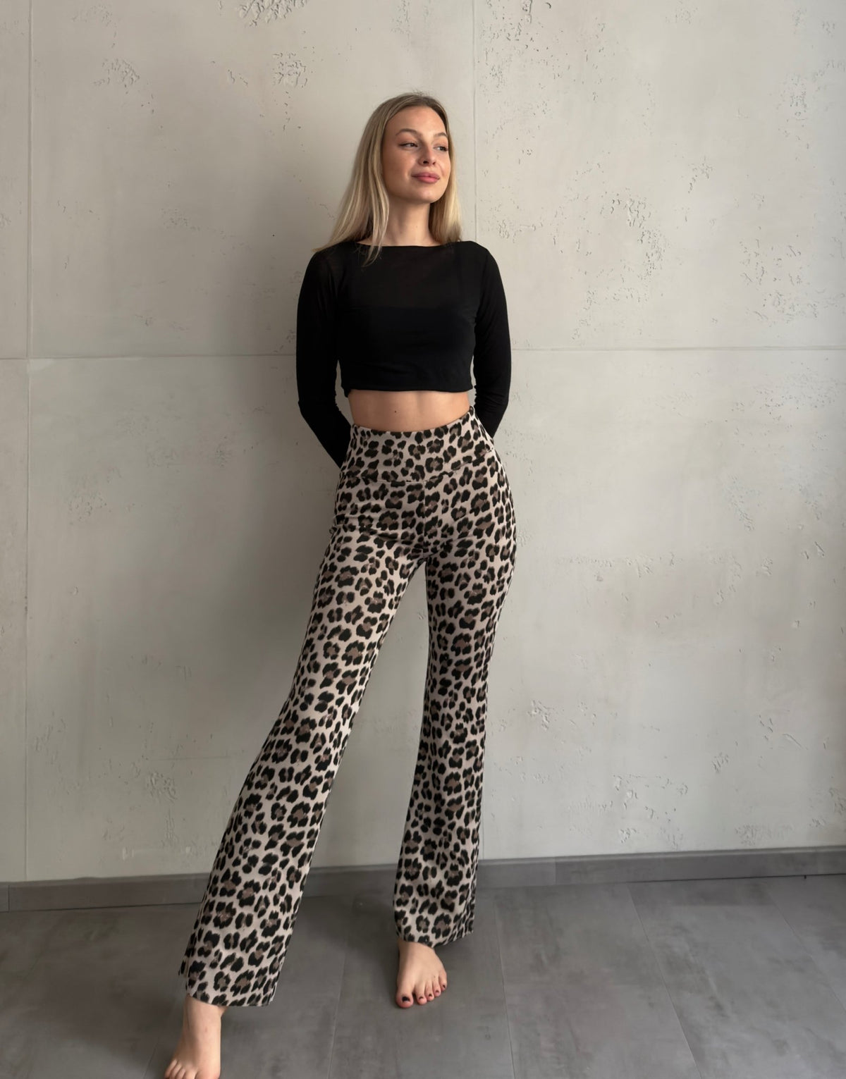 Pilates Leo Leggings mit ausgestelltem Bein - Switch - Fashion