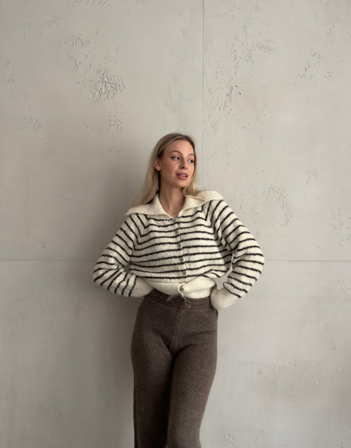 Polo Strickjacke gestreift – Recycled Polyester & Wolle - Hauptfoto