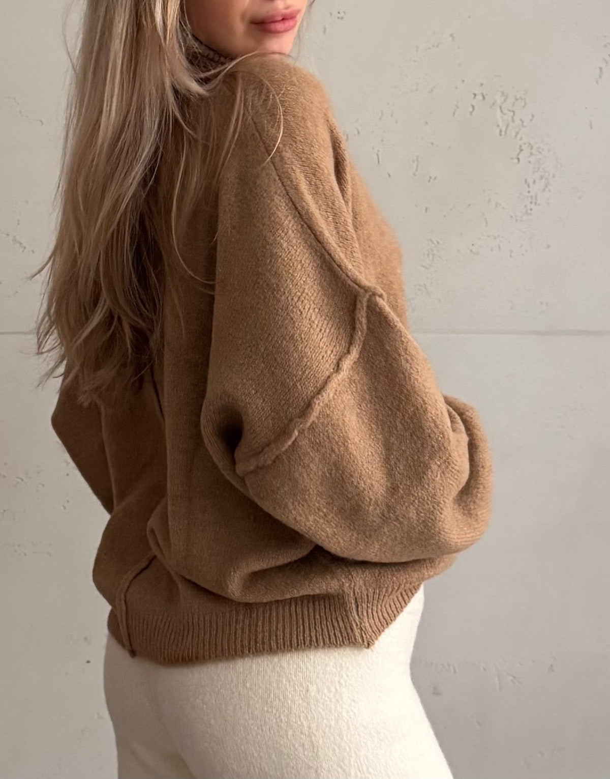 Weicher Switch Rollkragenpullover mit dezenter Außennaht - Switch - Fashion